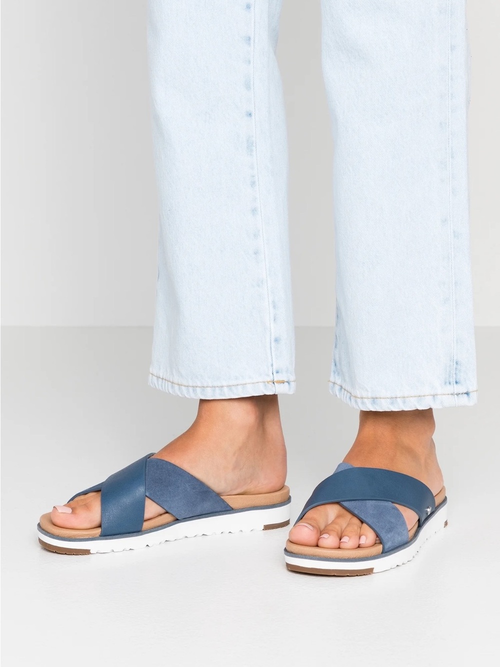 UGG Kari Leather/Suede Crisscross Slide Blue Sandals Bohemian Women's Size 9